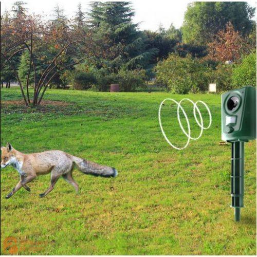 Outdoor animal ultrasonic repeller